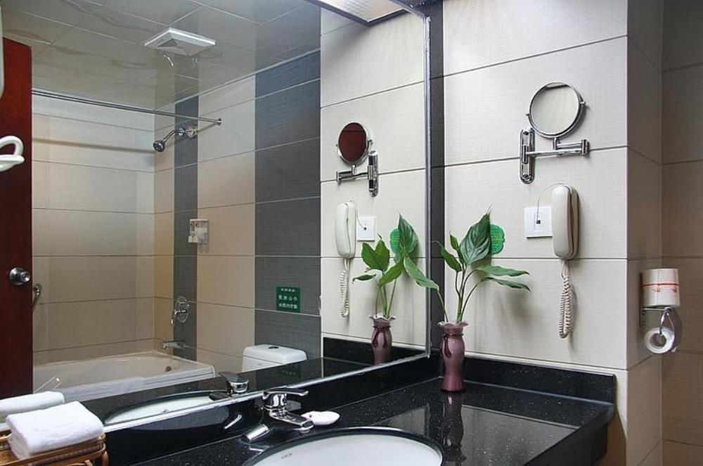 Guifu Holiday Hotel Yangshuo Exterior photo